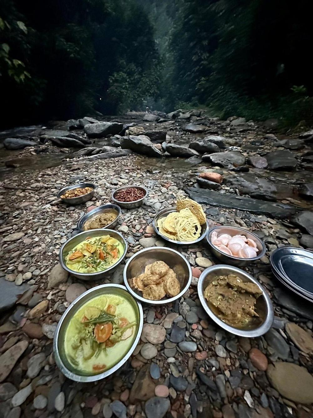 Tropical Jungle Lodge & Jungle Trekking Bukit Lawang Exteriör bild