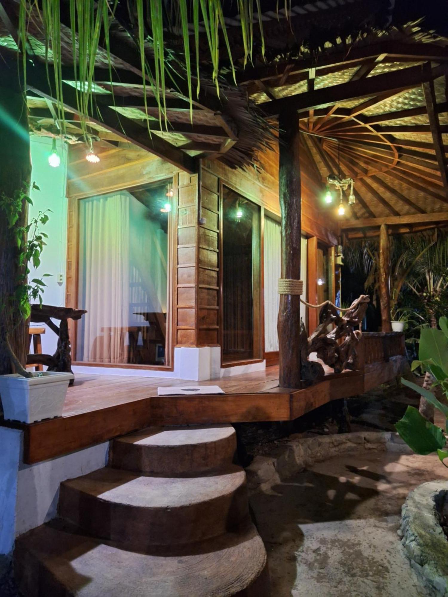 Tropical Jungle Lodge & Jungle Trekking Bukit Lawang Exteriör bild